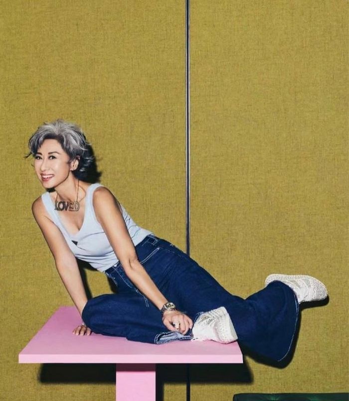 Cụ bà U70 khí chất ngút ngàn, Gen Z chạy theo không kịp-7