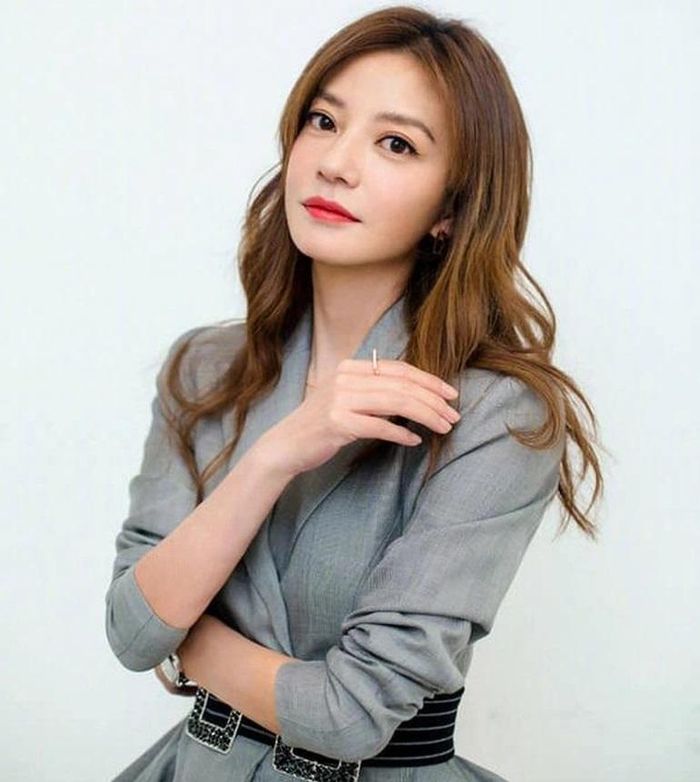 Cuộc sống Triệu Vy sau hai năm bị xóa sổ khỏi showbiz-4