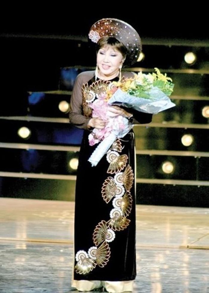 Chân dung nghệ sĩ Hồng Nga kêu cứu vì bị Youtuber quấy nhiễu-7