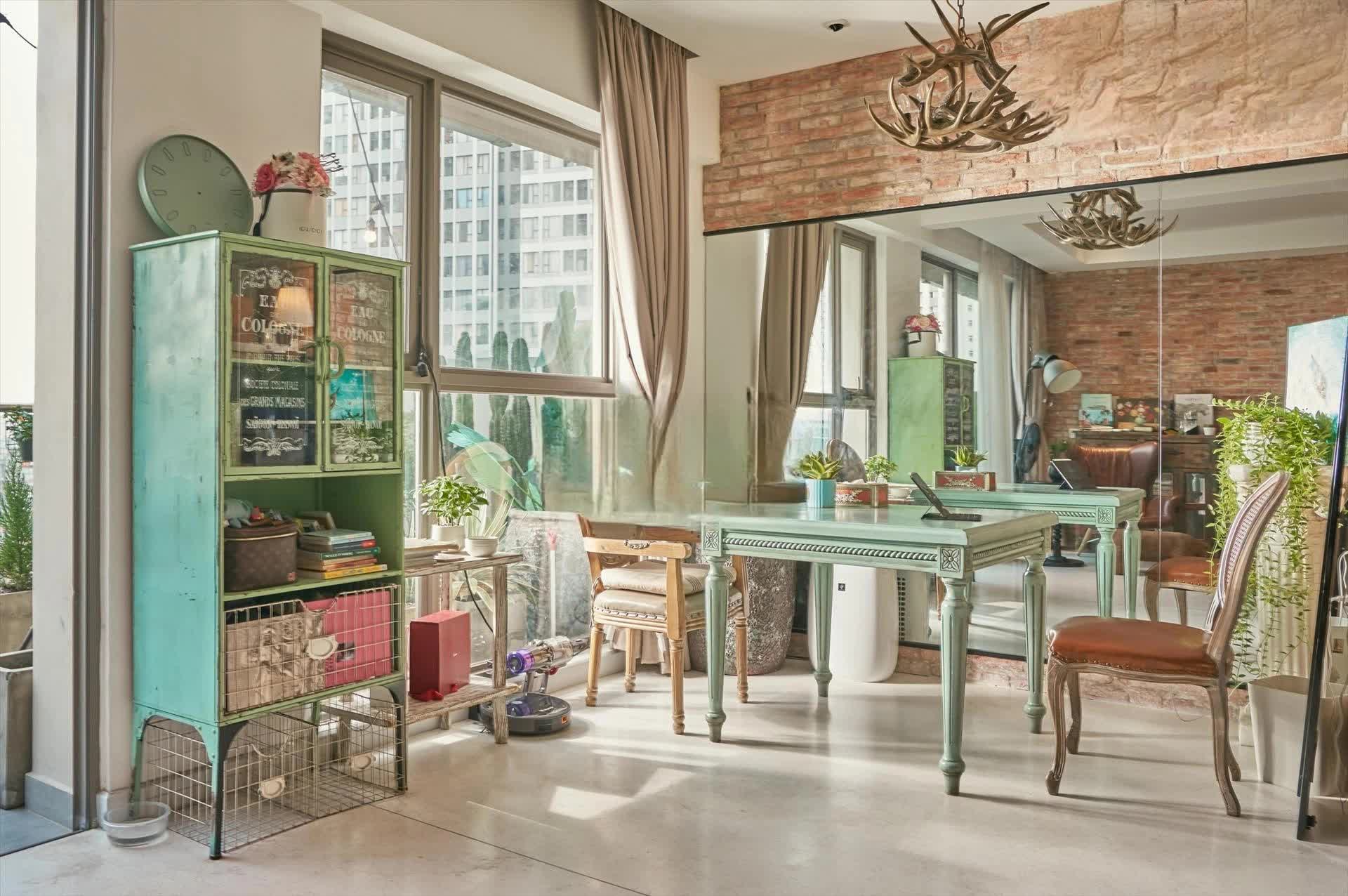 Căn hộ style vintage của Châu Bùi: Có ban công siêu rộng, nội thất chưa đến 200 triệu-4