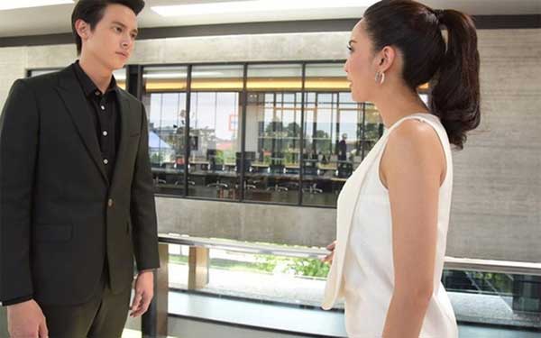 Dùng tiền của chồng trợ cấp cho nhà đẻ, ai ngờ mẹ cố tình khoe mẽ trong bữa tiệc gia đình khiến tôi sợ hãi-2