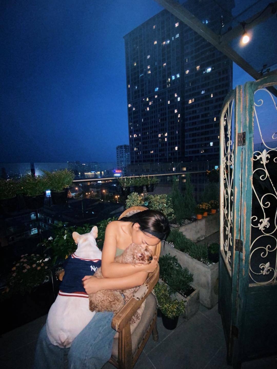 Căn hộ style vintage của Châu Bùi: Có ban công siêu rộng, nội thất chưa đến 200 triệu-14