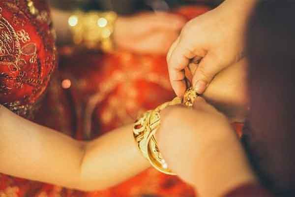 Mất ăn mất ngủ khi vợ chồng anh trai có ý định chuyển về quê sống-1