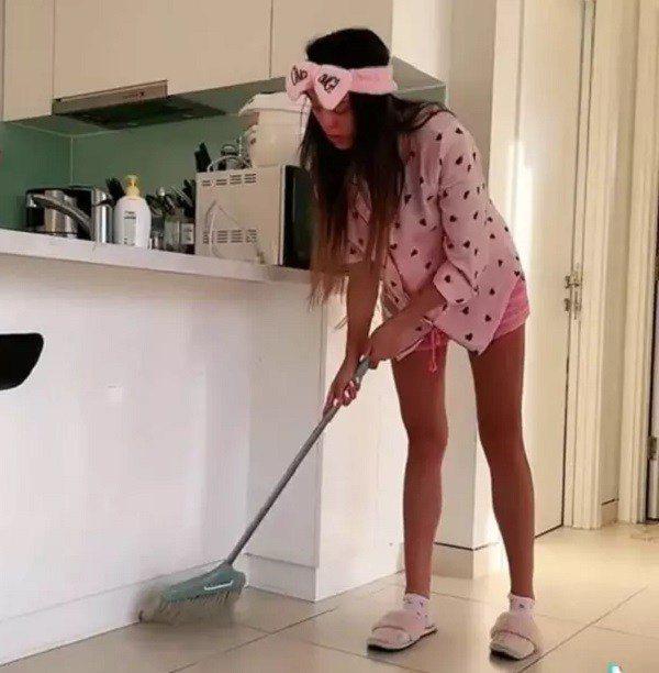 Vợ Bùi Tiến Dũng lộ mặt mộc, nhan sắc có đỉnh như ảnh tự đăng?-7