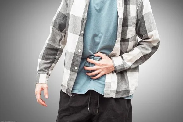 Ngày càng nhiều người mắc sỏi thận, 4 thói quen xấu ai cũng mắc phải này chính là nguyên nhân-3