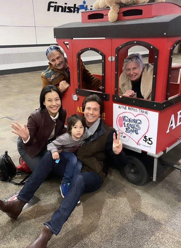 Hoàng Oanh chia sẻ khoảnh khắc tất bật chăm con 1 mình ở Singapore trước khi ly hôn-4