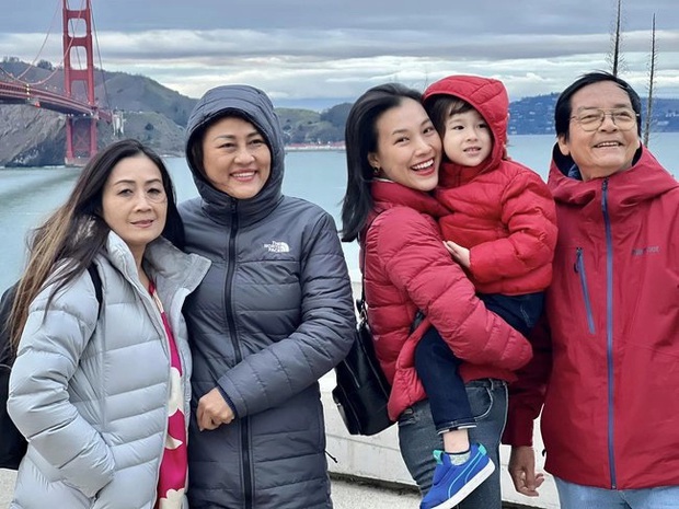 Hoàng Oanh chia sẻ khoảnh khắc tất bật chăm con 1 mình ở Singapore trước khi ly hôn-5