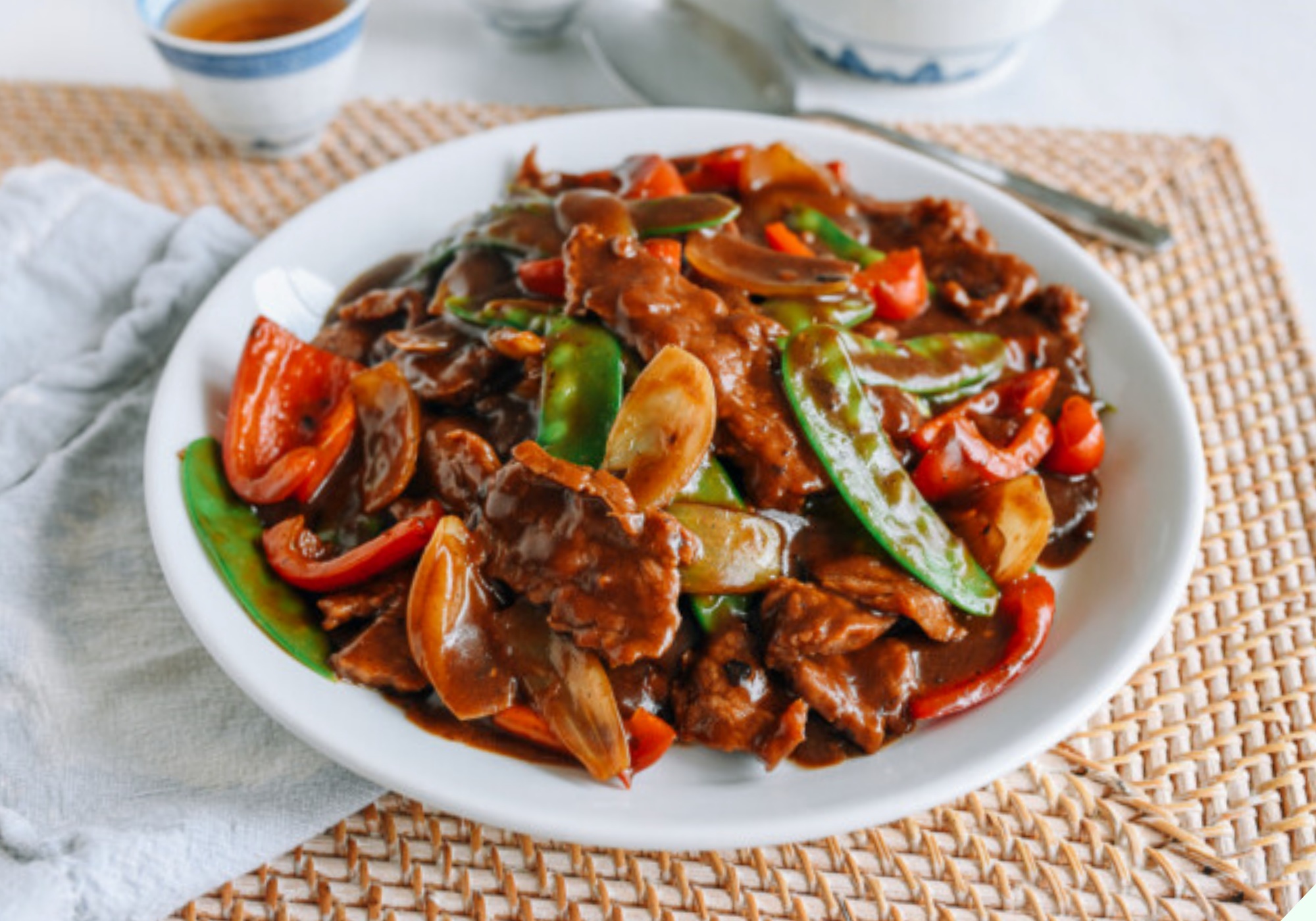 Ướp thịt bò chỉ cho muối là hỏng bét”, cứ thêm 1 thìa này thịt sẽ mềm tan, đậm vị, xào không bao giờ ra nước-4