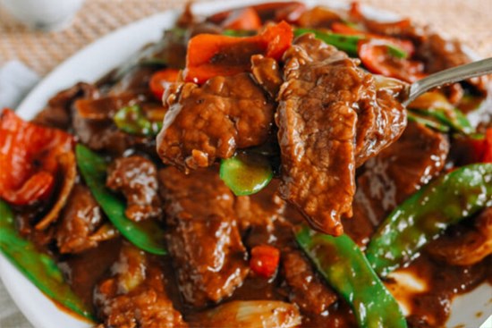 Ướp thịt bò chỉ cho muối là “hỏng bét”, cứ thêm 1 thìa này thịt sẽ mềm tan, đậm vị, xào không bao giờ ra nước