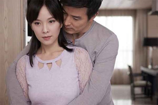 Phát hiện chồng ngoại tình từ tin nhắn 