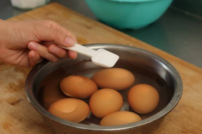 Ăn trứng hơn 30 năm giờ tôi mới thấy cách nấu này, nhìn thôi là nước miếng đã chảy ròng ròng-1