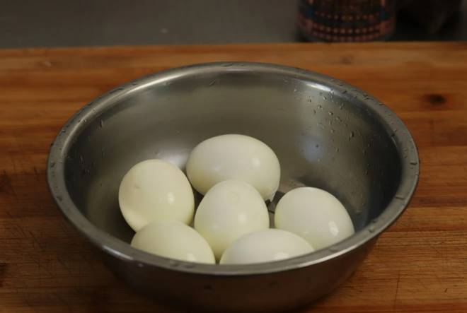 Ăn trứng hơn 30 năm giờ tôi mới thấy cách nấu này, nhìn thôi là nước miếng đã chảy ròng ròng-4
