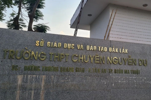 Xử lý thế nào với người tung clip nhạy cảm của 2 học sinh trường chuyên?-2