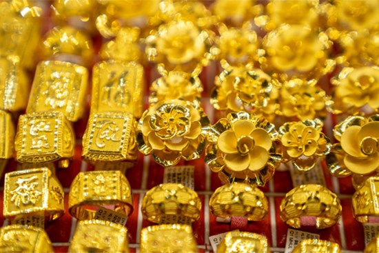 Giá vàng hôm nay 22/3: Vàng lao dốc dù USD giảm mạnh