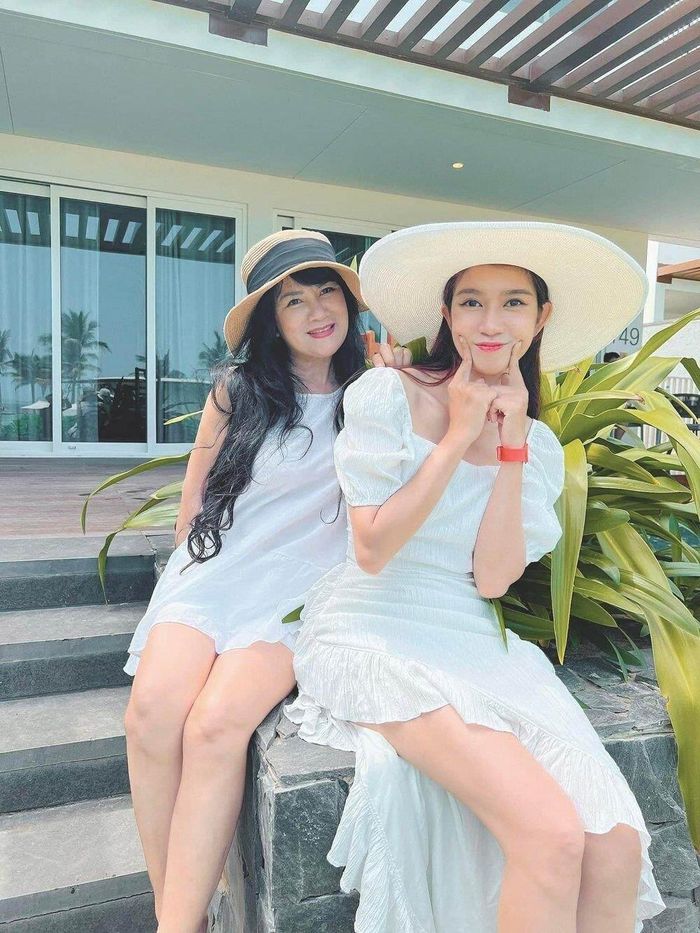 Bất ngờ trước nhan sắc xinh đẹp của bà mẹ 4 con Minh Hà-4