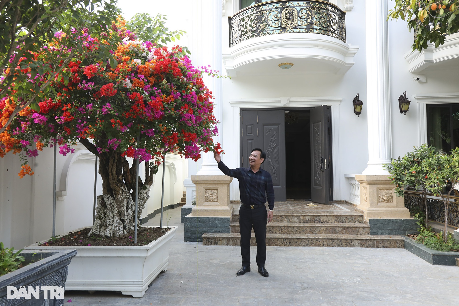 Biệt thự nhà vườn như lâu đài của Đại gia chân đất Quang Tèo thay đổi chóng mặt, đẹp ngỡ ngàng sau nhiều lần tu sửa-3