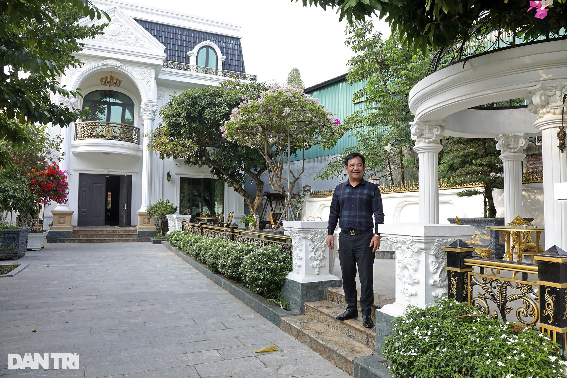 Biệt thự nhà vườn như lâu đài của Đại gia chân đất Quang Tèo thay đổi chóng mặt, đẹp ngỡ ngàng sau nhiều lần tu sửa-7