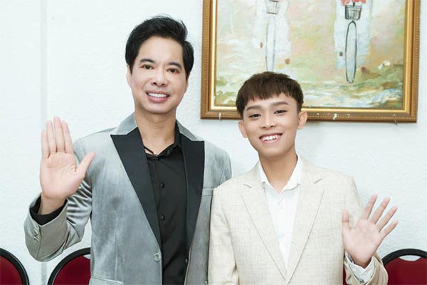 Vì sao khán giả thường tặng tiền, vàng sau mỗi show diễn cho Hồ Văn Cường?-4