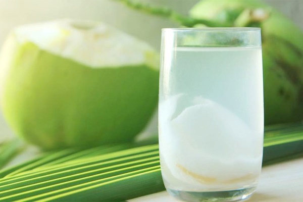 Những người bị ảnh hưởng sức khỏe nếu uống nhiều nước dừa-1