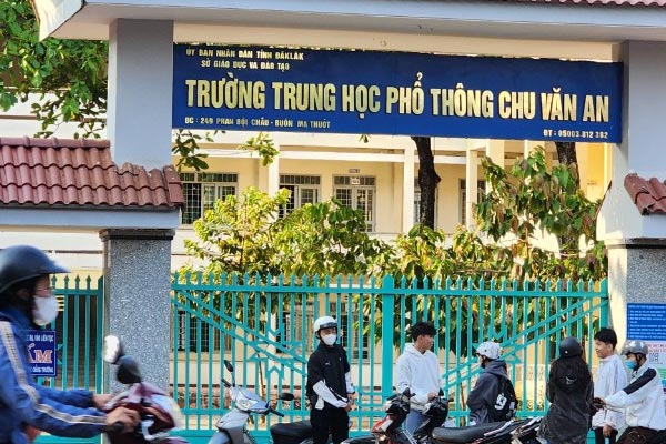 Hiệu trưởng tung chưởng với giáo viên bị phạt 6,5 triệu đồng-2