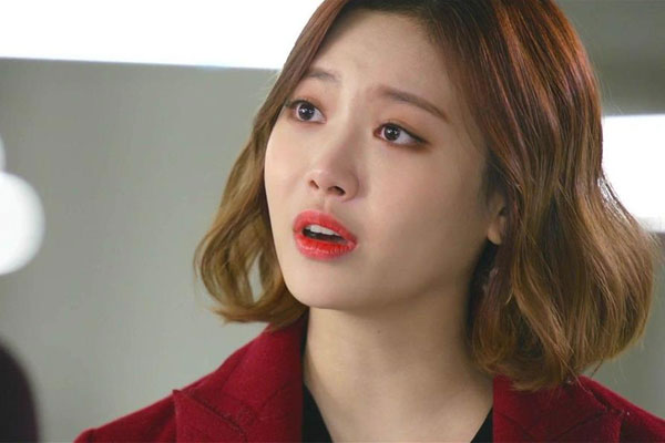 Dùng tiền của chồng trợ cấp cho nhà đẻ, ai ngờ mẹ cố tình khoe mẽ trong bữa tiệc gia đình khiến tôi sợ hãi-1