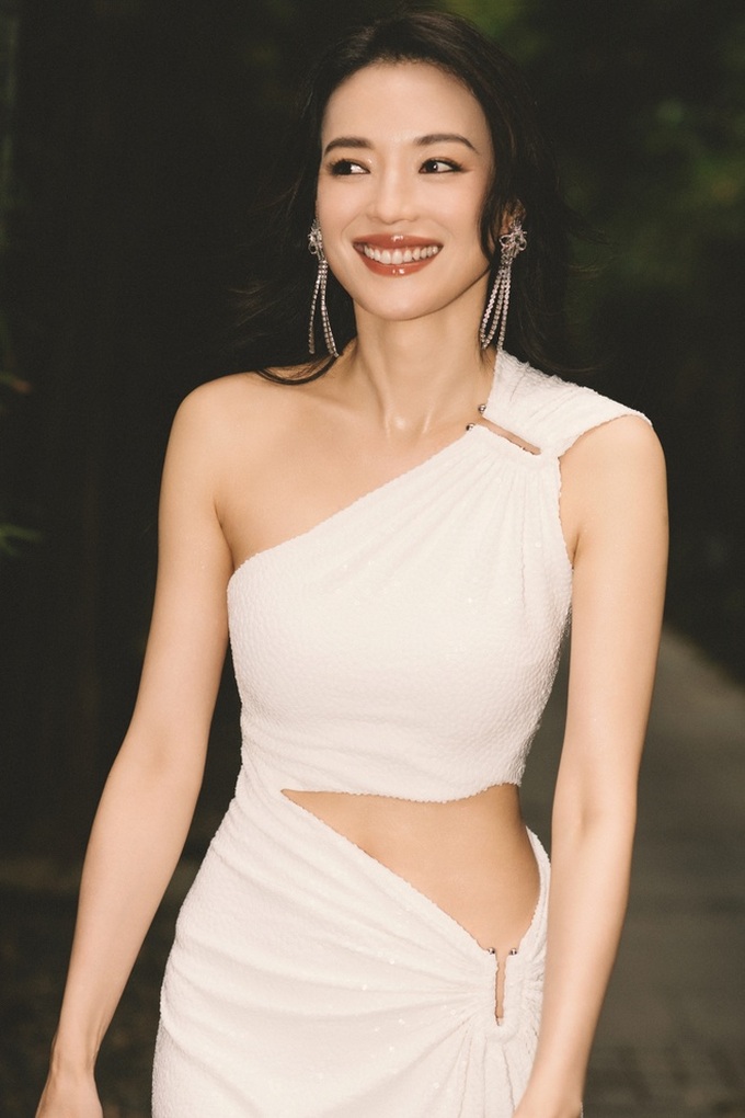 Sắc vóc quyến rũ và cuộc sống an yên của Thư Kỳ ở tuổi 47-12