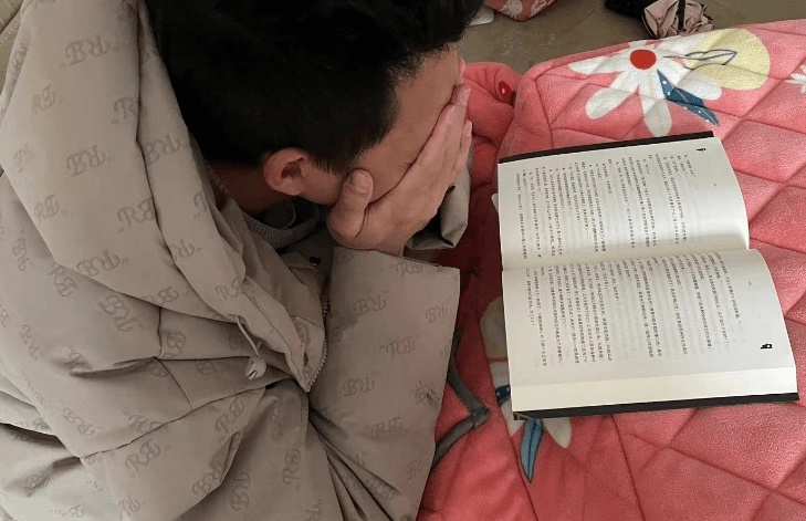 Con trai đang ngoan ngoãn bỗng chán học, còn bật bố mẹ tanh tách: Mẹ làm 1 điều giúp con thay đổi, còn đỗ trường cấp 3 trọng điểm-1