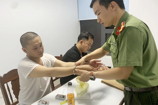 Giáo sư 83 tuổi mất 750 triệu sau chuỗi ngày bị khống chế qua điện thoại-2