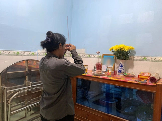 Con trai dùng súng dẫn đến tử vong khi đang nhậu, gia đình nghi là án mạng-1