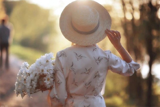 Chồng liên tục ngoại tình nhưng lại ám ảnh vợ thay lòng đổi dạ