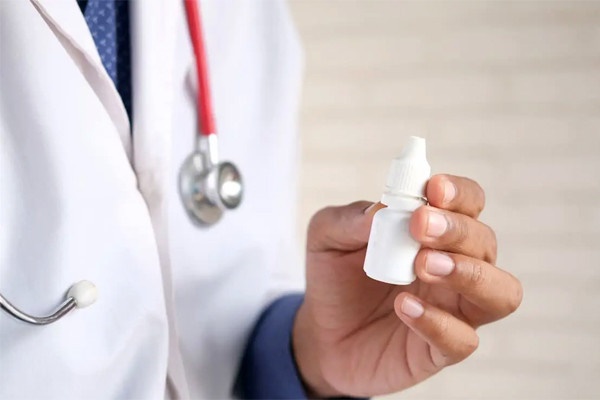 Thêm 2 ca tử vong liên quan thuốc nhỏ mắt bị thu hồi-1