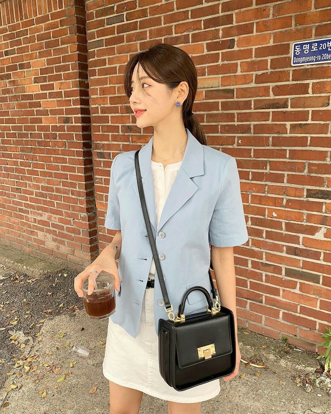 Kiểu áo công sở đáng sắm nhất cho mùa hè năm nay-10