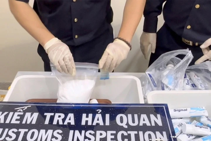 4 tiếp viên vận chuyển ma tuý: Khó hiểu khi hải quan thông tin báo chí quá sớm-3