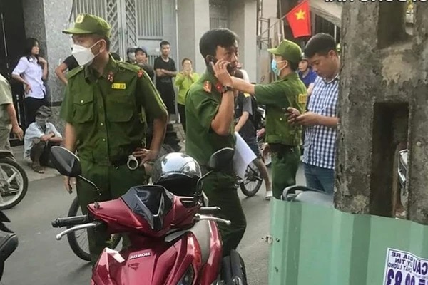 Bắt 3 phụ nữ đóng giả bác sĩ đi khắp các chợ lừa bán thuốc kim sương làm đẹp-2