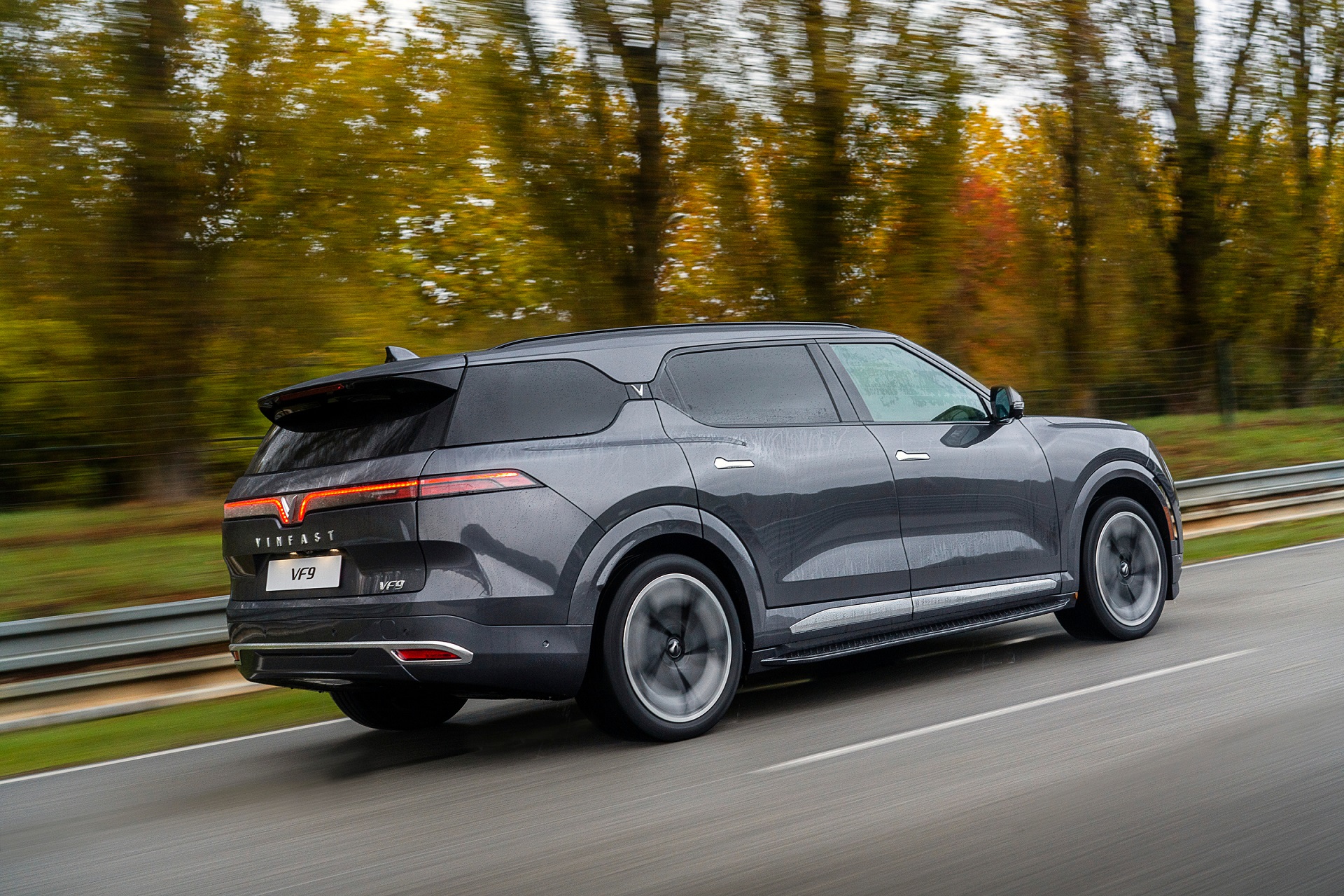 VinFast bàn giao lô xe VF 9 đầu tiên ngày 27/3-2