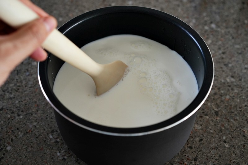 Làm sữa chua Hy Lạp dễ đến bất ngờ bằng nồi cơm điện-1