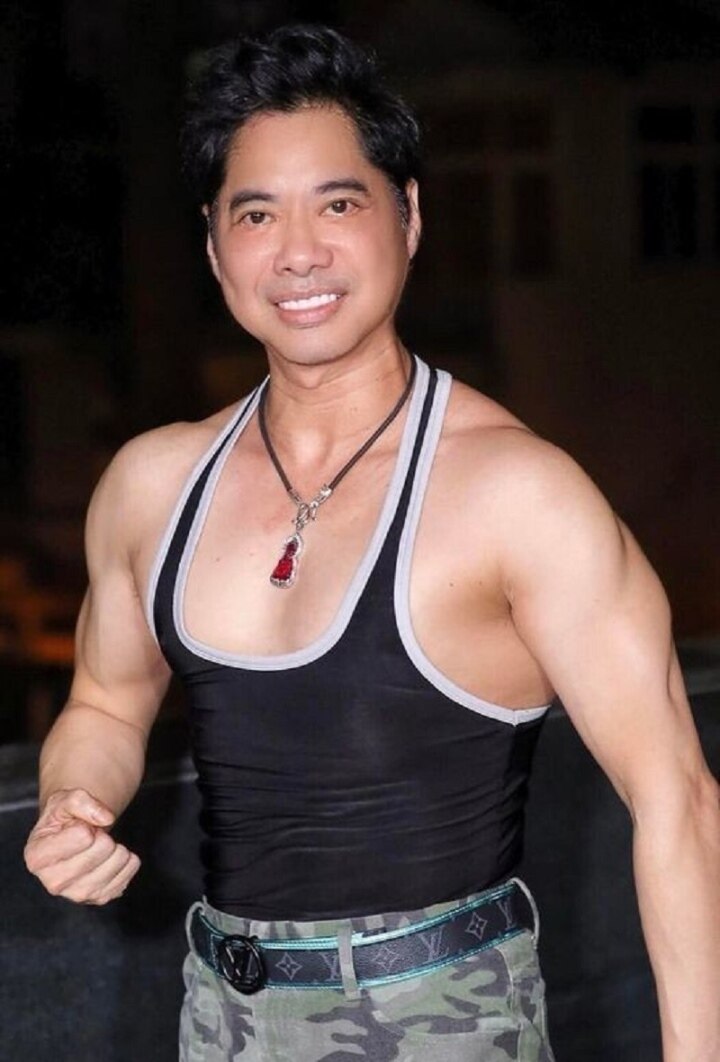 Ai đúc ngai vàng cho Đàm Vĩnh Hưng làm vua?-3