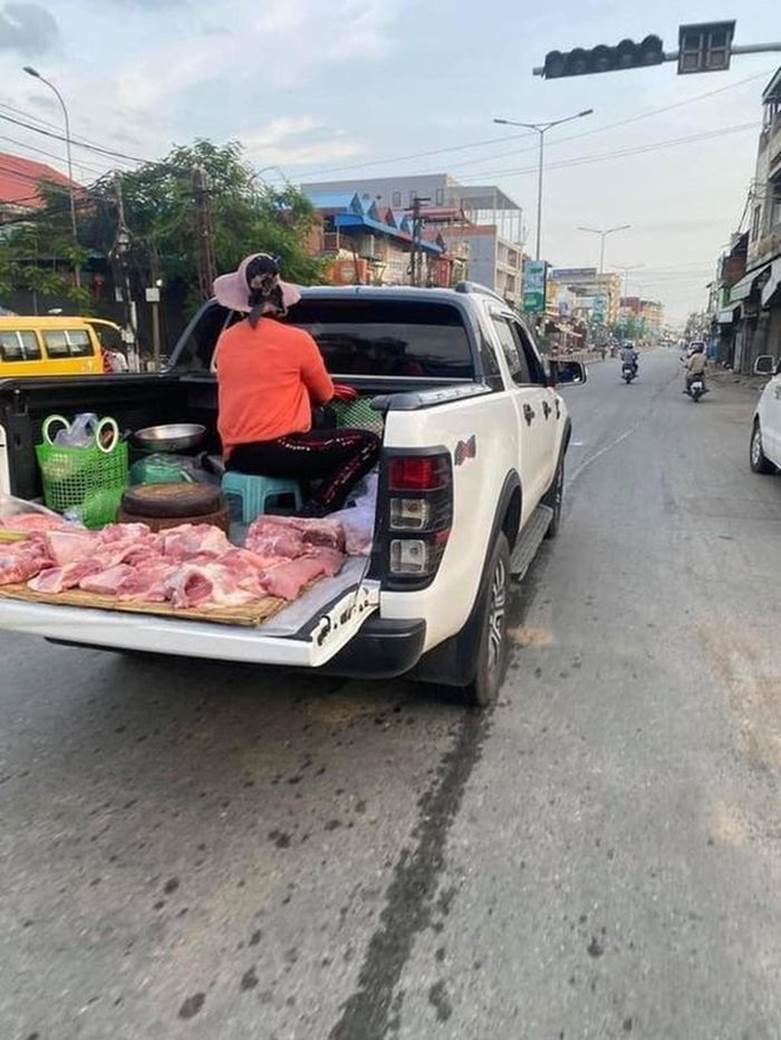 Làm vì đam mê, người bán hàng rong cưỡi siêu xe hành nghề-2
