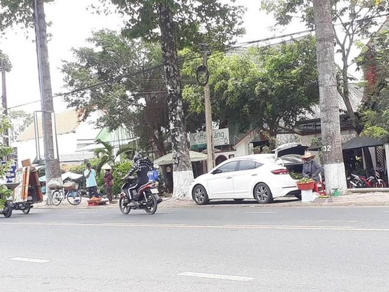 Làm vì đam mê, người bán hàng rong cưỡi siêu xe hành nghề-3