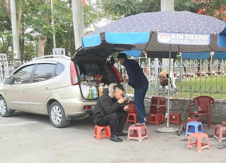 Làm vì đam mê, người bán hàng rong cưỡi siêu xe hành nghề-5