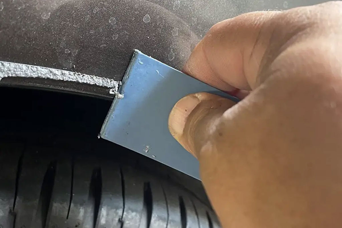 Cách gỡ bỏ decal ô tô hiệu quả và sạch sẽ-2