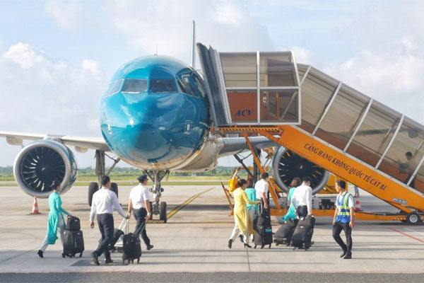 Bắt giữ hơn 18.000 hộp thuốc tân dược trong kho sân bay Tân Sơn Nhất-1