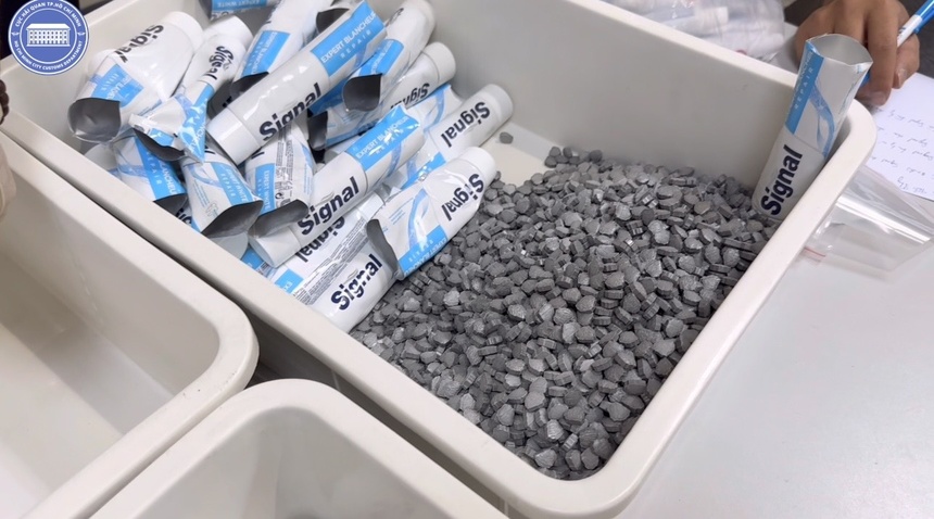 Lãnh đạo Bộ GTVT nói về tình trạng tiếp viên xách hàng lậu-1