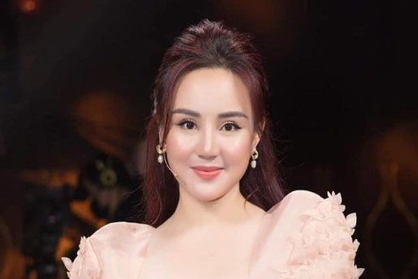 Cuộc sống của Vy Oanh sau ồn ào với bà Nguyễn Phương Hằng-12