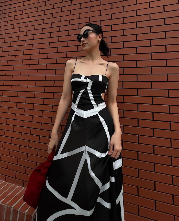 Mặc váy hai dây trẻ trung như sao Việt với 10 công thức-10