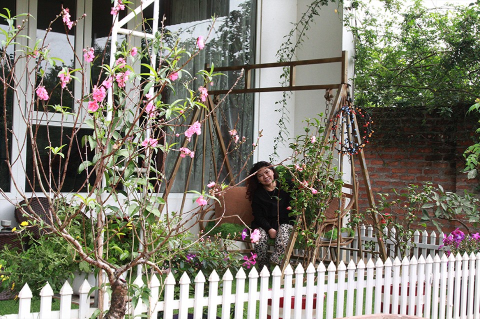 Tuổi 72 của NSND Thanh Hoa bình yên bên ngôi nhà rực rỡ sắc hoa-5