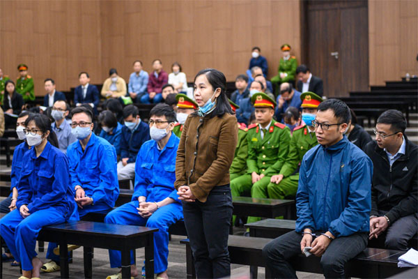 Lời kể cô gái bị 2 thanh niên tắm sơn đỏ ở BR-VT-3
