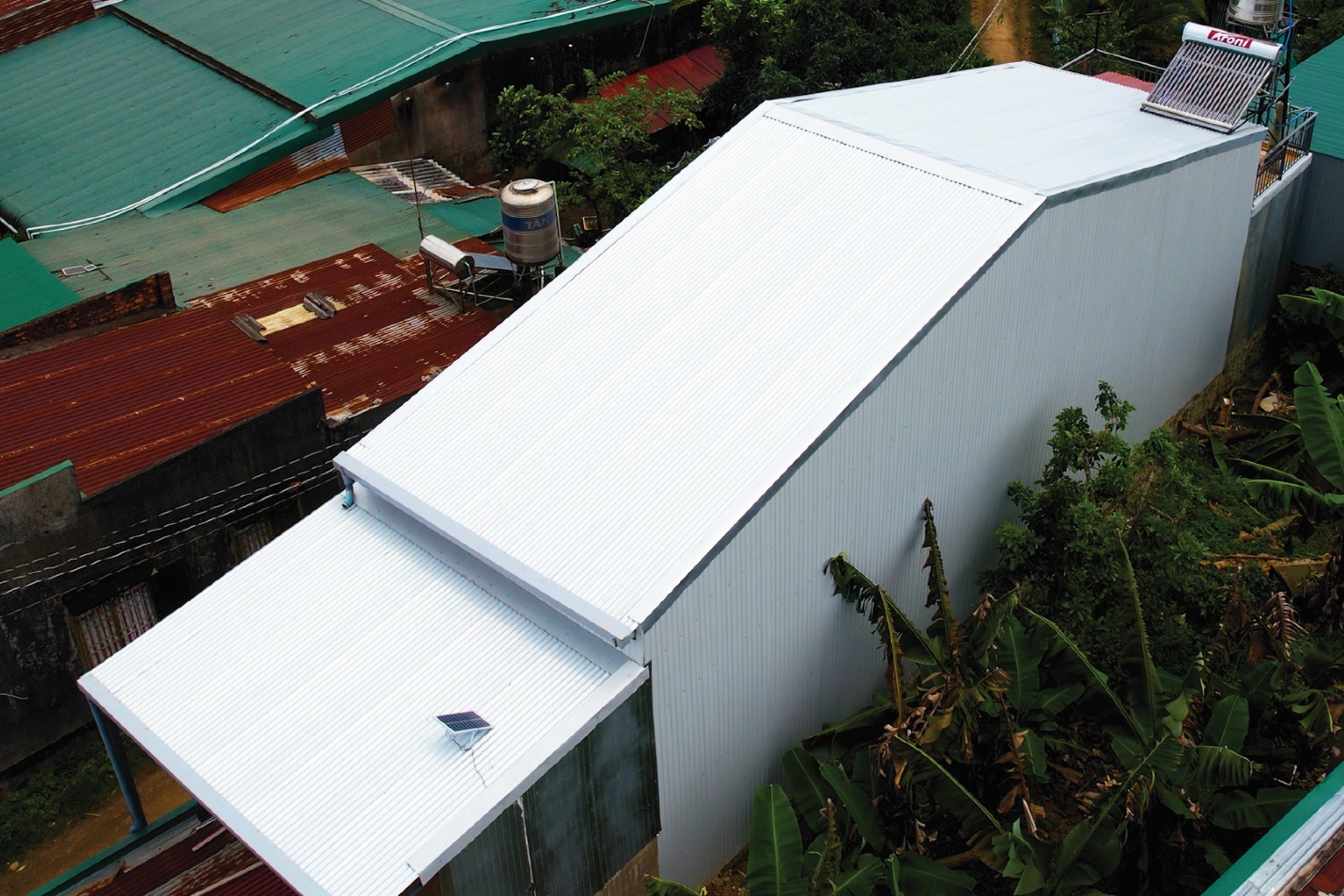 Mái nhà tôn lạnh Solar AZ100: Giải pháp chống ăn mòn do muối biển-2