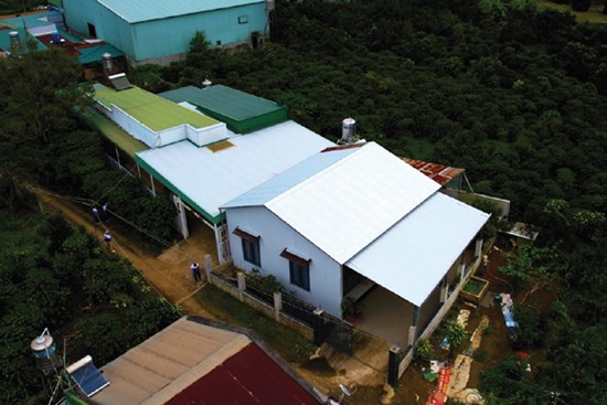 Mái nhà tôn lạnh Solar AZ100: Giải pháp chống ăn mòn do muối biển