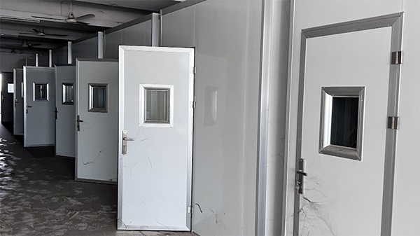 Cận cảnh ngôi nhà ‘giam lỏng’ 30 người Indonesia ở TP.HCM-3